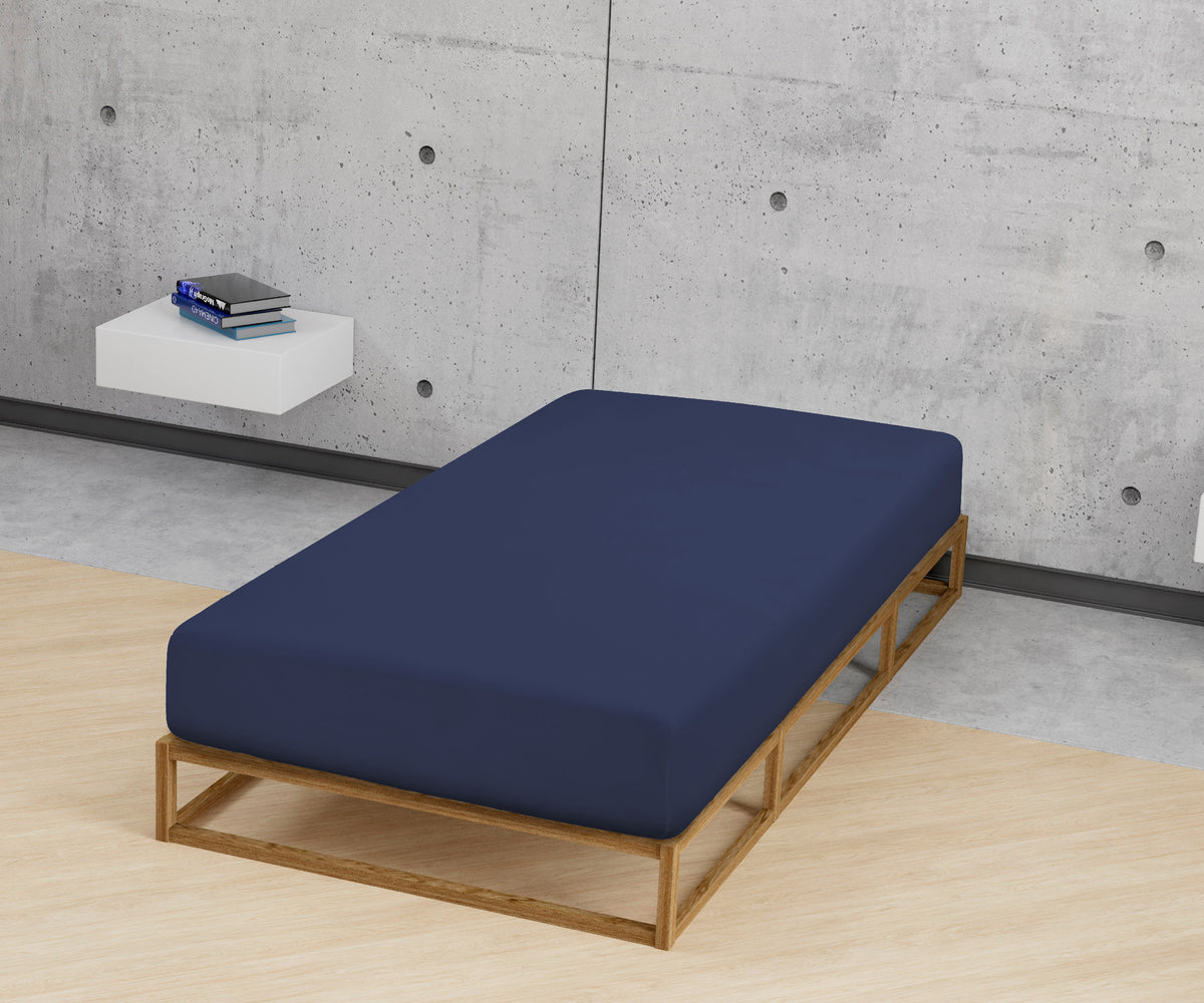 biberna Frottee-Stretch Spannbetttuch Marine – Detailaufnahme