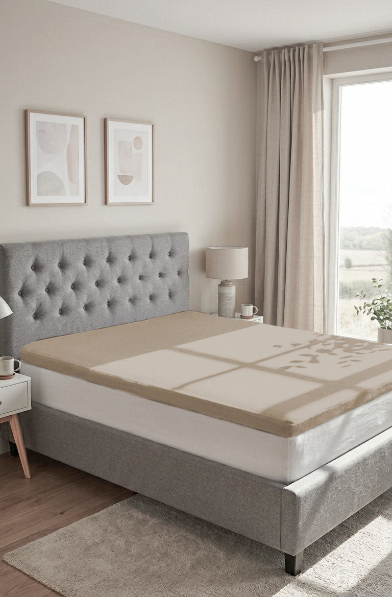 biberna Jersey-Elastic-Topper Spannbetttuch – Basalt im Schlafzimmer